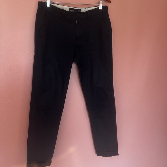 Abercrombie & Fitch Men’s Chinos. Stretch Slim. Navy. Size: 32x34. - Picture 1 of 7